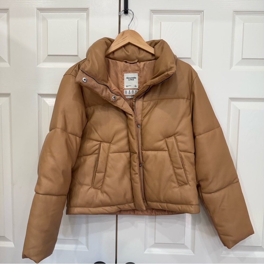 Abercrombie & Fitch The A&F Mini Puffer Vegan Leather Tan Jacket - Picture 6 of 6